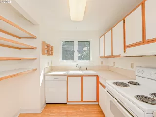 Photo #6: 21451736 Listing