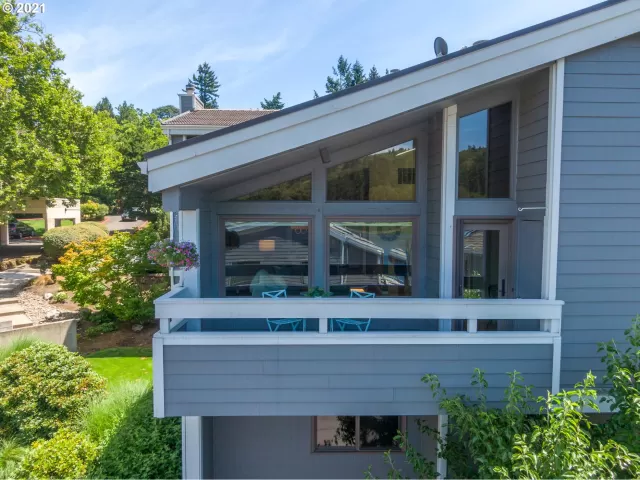 MLS: 21451871 Condo For Sale