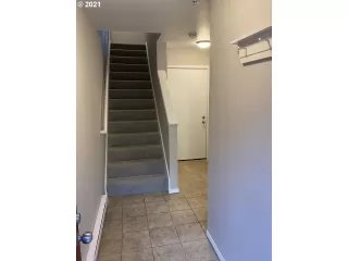 Photo #2: 21452607 Listing