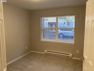 Photo #4: 21452607 Listing