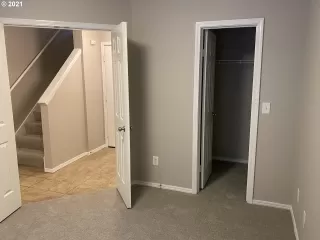 Photo #5: 21452607 Listing