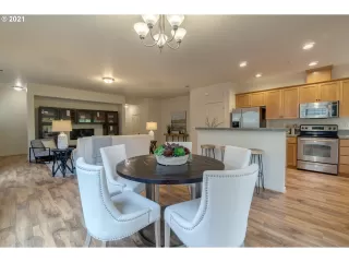 Photo #5: 21453066 Listing 