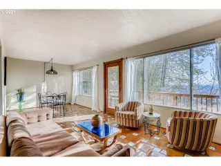 Photo #4: 21453367 Listing