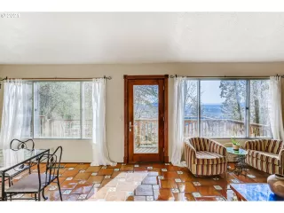 Photo #6: 21453367 Listing