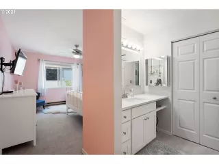 Photo #4: 21453439 Listing