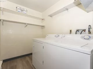 Photo #5: 21453533 Listing