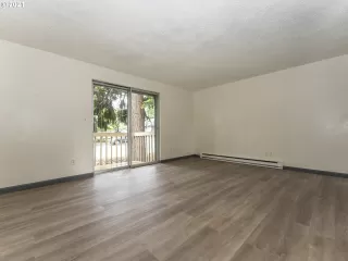 Photo #6: 21453533 Listing