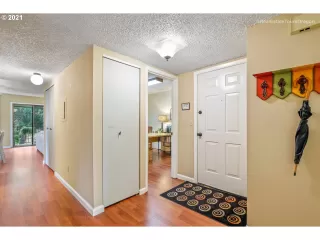 Photo #4: 21453710 Listing