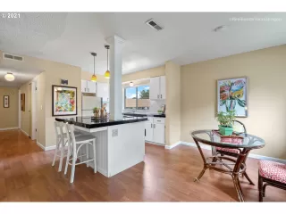 Photo #6: 21453710 Listing