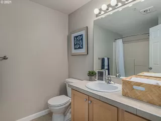 Photo #6: 21453913 Listing