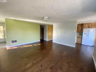 Photo #4: 21454401 Listing