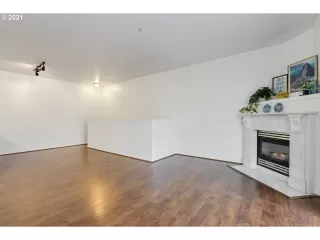 Photo #5: 21454921 Listing