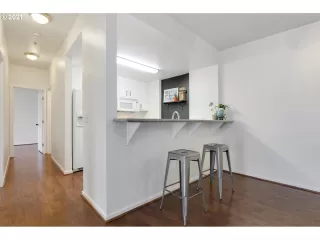 Photo #6: 21454921 Listing