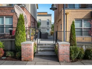 Photo #2: 21455046 Listing