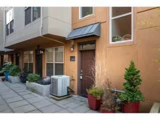 Photo #3: 21455046 Listing