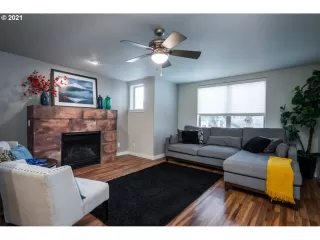 Photo #4: 21455046 Listing