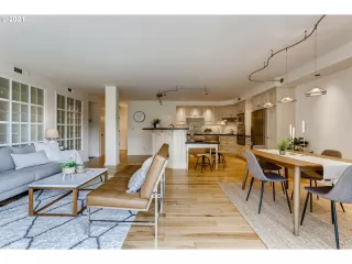 Photo #5: 21455202 Listing