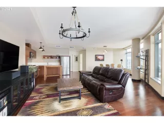 Photo #5: 21458000 Listing 