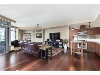 Photo #6: 21458000 Listing 