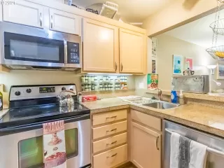 Photo #4: 21458221 Listing 