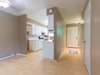 Photo #3: 21458736 Listing