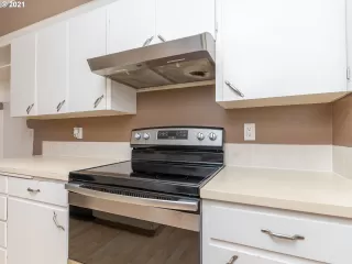 Photo #5: 21458736 Listing