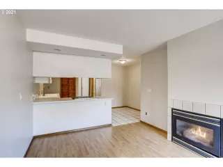 Photo #4: 21459428 Listing