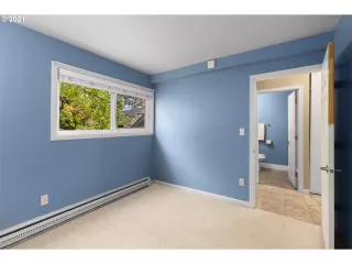 Photo #5: 21460149 Listing