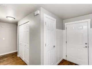 Photo #4: 21460180 Listing