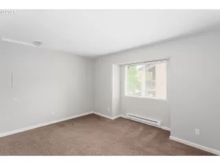 Photo #5: 21460486 Listing