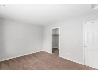 Photo #6: 21460486 Listing