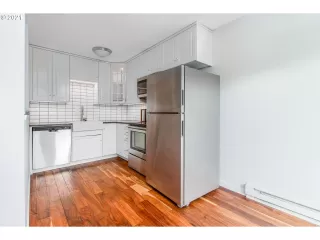 Photo #6: 21460601 Listing