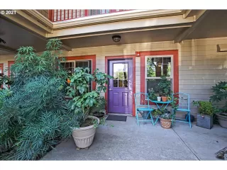 Photo #4: 21461389 Listing