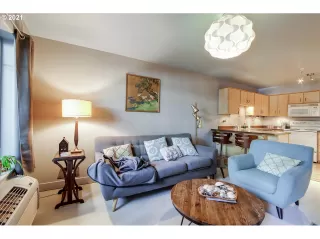 Photo #5: 21461389 Listing