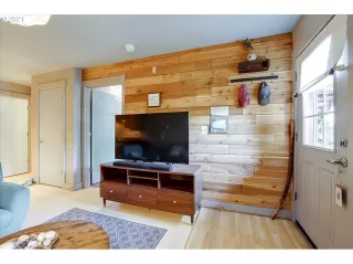 Photo #6: 21461389 Listing