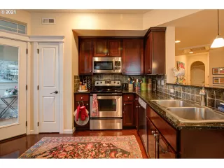 Photo #5: 21462754 Listing