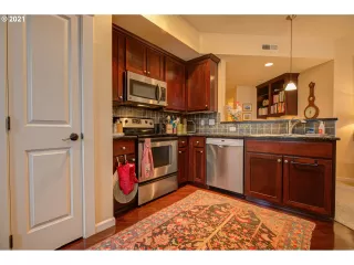 Photo #6: 21462754 Listing