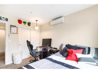 Photo #6: 21462926 Listing