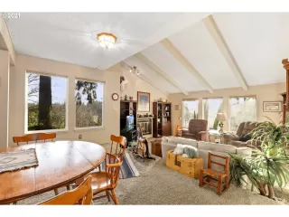 Photo #5: 21463801 Listing