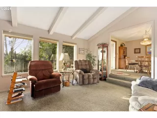 Photo #6: 21463801 Listing