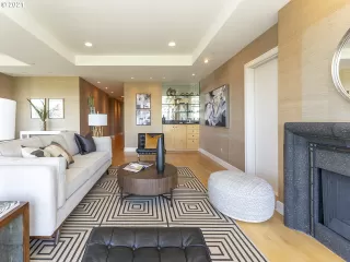 Photo #3: 21464624 Listing