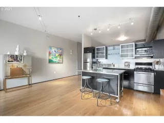 Photo #6: 21465442 Listing 