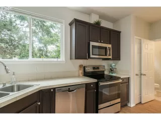 Photo #4: 21465891 Listing