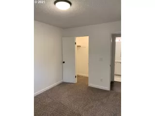 Photo #4: 21465926 Listing