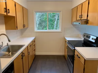 Photo #6: 21465926 Listing