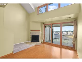 Photo #5: 21465935 Listing 