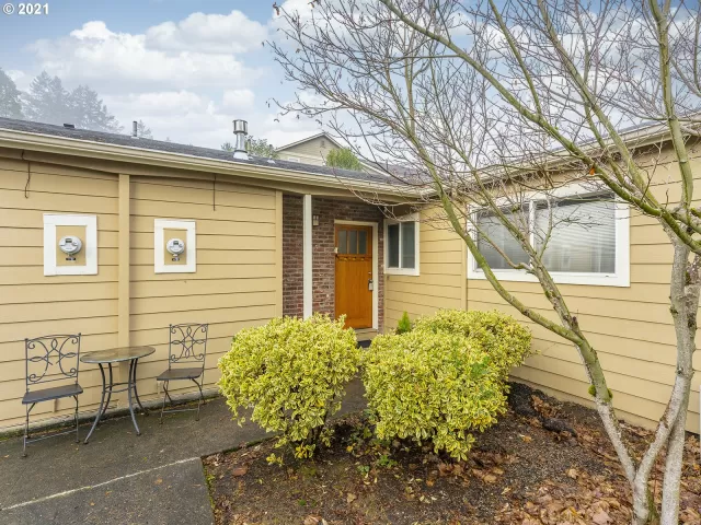 MLS: 21465997 Condo For Sale