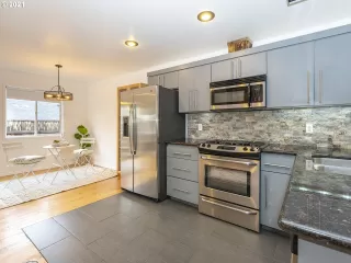Photo #5: 21465997 Listing 