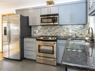 Photo #6: 21465997 Listing 