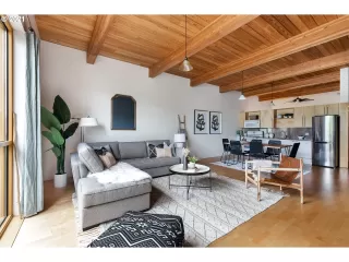 Photo #5: 21466067 Listing